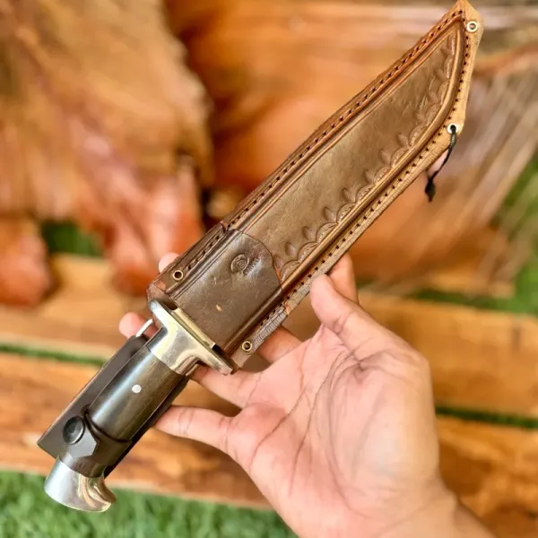 Perbedaan pisau tactical dan pisau survival